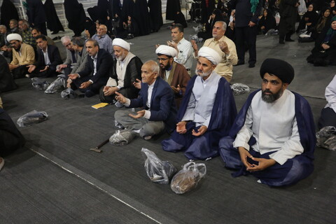 تصاویر / جشن ولادت حضرت زینب (س) و بزرگداشت آیت الله دهکردی در حرم زینیبه اصفهان