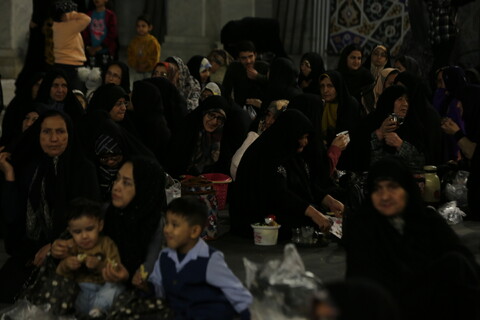 تصاویر / جشن ولادت حضرت زینب (س) و بزرگداشت آیت الله دهکردی در حرم زینیبه اصفهان