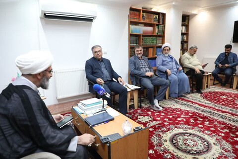 تصاویر/ جلسه هیئت امنای ستاد بازسازی عتبات عالیات استان با نماینده ولی‌فقیه در استان سمنان