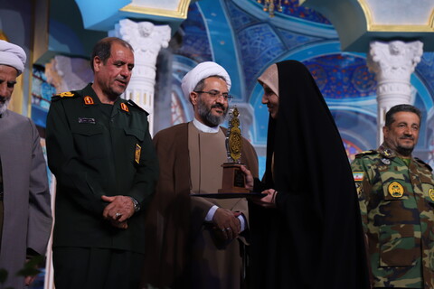 تصاویر/اختتامیه چهل و هشتمین دوره مسابقات قرآن کریم در سنندج