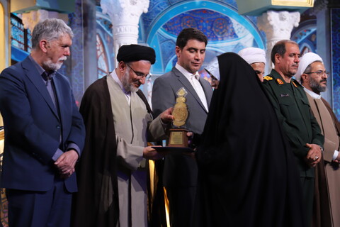 تصاویر/اختتامیه چهل و هشتمین دوره مسابقات قرآن کریم در سنندج