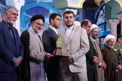 تصاویر/اختتامیه چهل و هشتمین دوره مسابقات قرآن کریم در سنندج