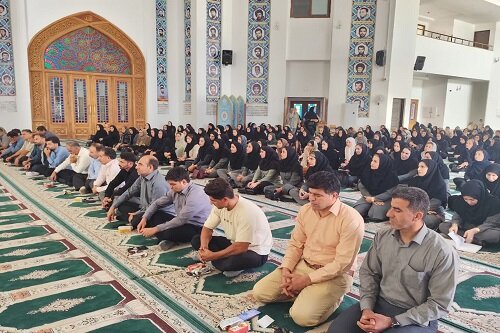 برگزاری مراسم هفته پیوند اولیاء و مربیان در جوار حرم احمد بن اسحاق قمی(ره)سرپل ذهاب