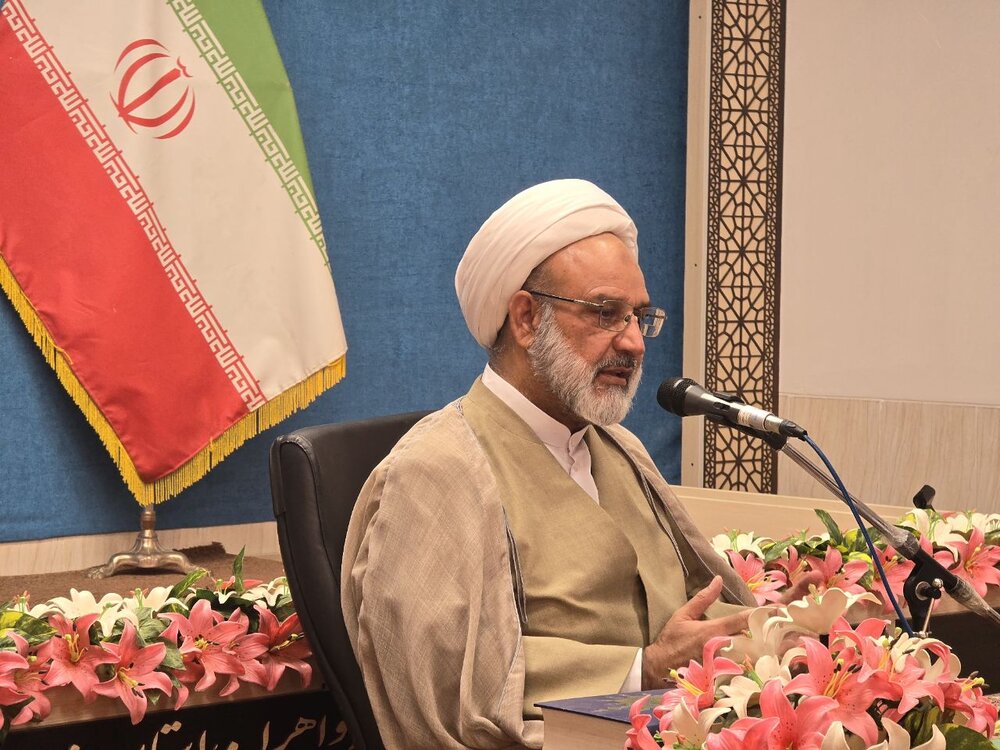 پیام مدیر حوزه علمیه خواهران استان یزد به مناسبت ولادت حضرت زینب(س) و روز پرستار