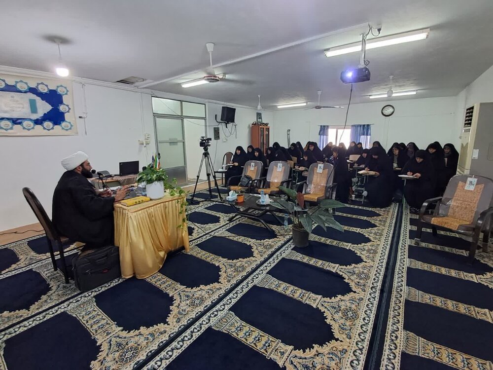 برگزاری دوره تربیت مربی معارف فاطمی در تنکابن