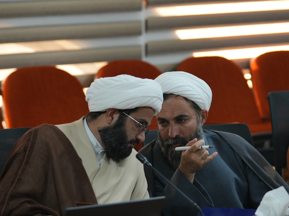 ائمه جمعه هدایتگر جامعه در مسیر قرآن کریم هستند