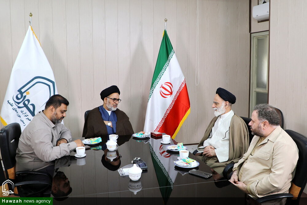 Grand Ayatollah Sistani’s Representative in India Visits Hawzah News Agency