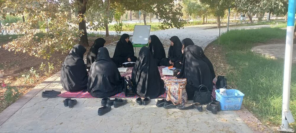 برگزاری متفاوت کلاس‌های درسی طلاب خواهر اردکانی