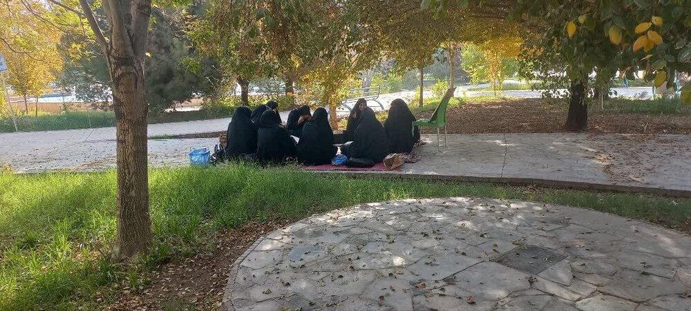 برگزاری متفاوت کلاس‌های درسی طلاب خواهر اردکانی