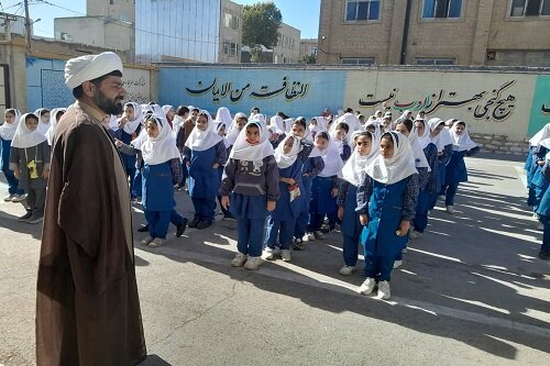 حضرت زینب(س) نماد تربیت اصیل اسلامی است+عکس