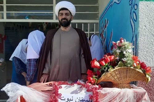 حضرت زینب(س) نماد تربیت اصیل اسلامی است+عکس