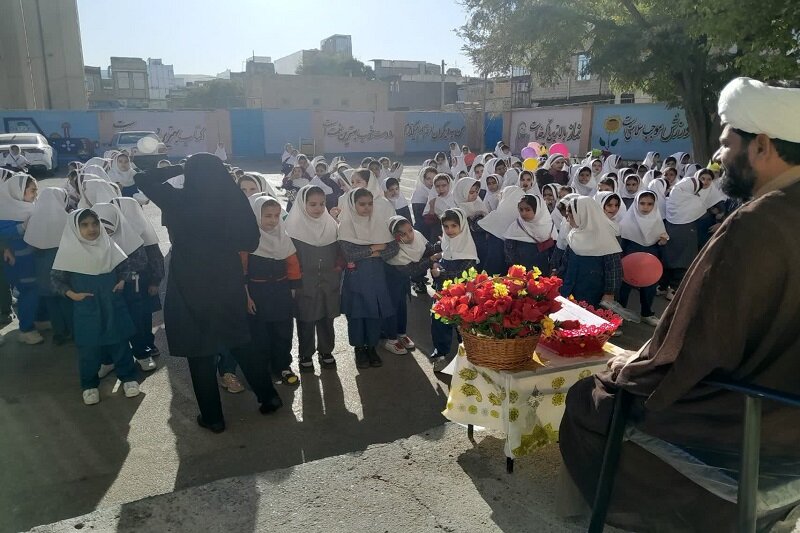 حضرت زینب(س) نماد تربیت اصیل اسلامی است+عکس