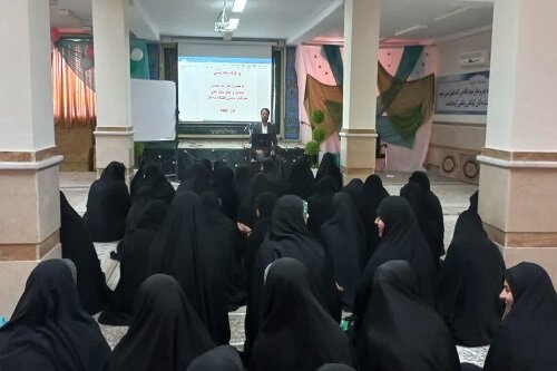 کارگاه مقاله‌نویسی در مدرسه علمیه نرجسیه سنقر و کلیایی برگزار شد