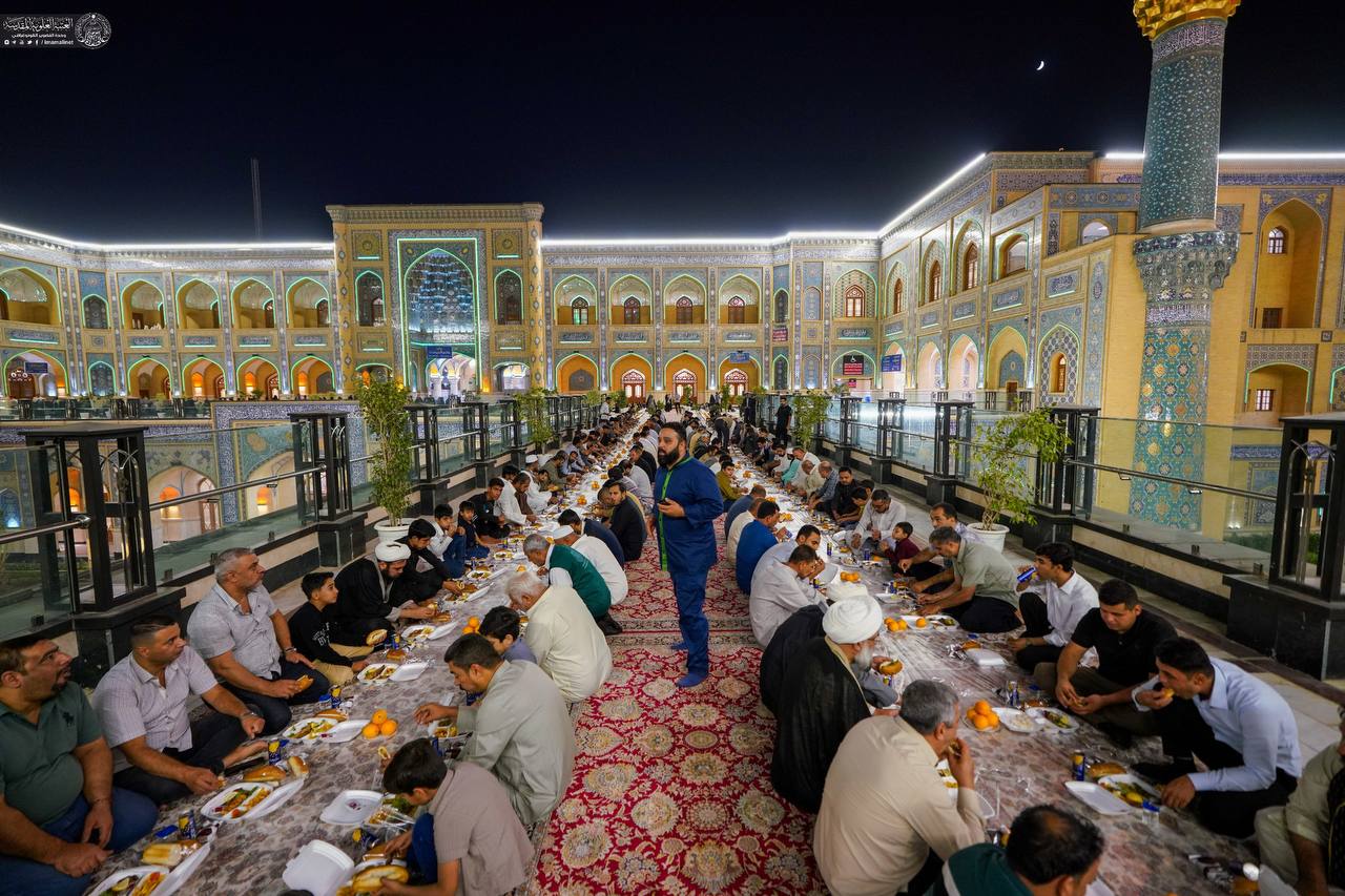 صور/ إقامة سفرة مباركة في صحن السيدة فاطمة (ع) بالعتبة العلوية احتفاء بمولد السيدة زينب (ع)