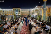 صور/ إقامة سفرة مباركة في صحن السيدة فاطمة (ع) بالعتبة العلوية احتفاء بمولد السيدة زينب (ع)
