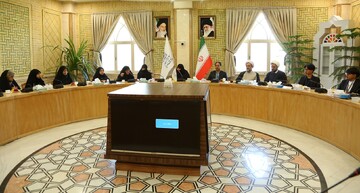 حضرت زینب(س) عاشورا را ماندگار کرد/ جهاد تبیین، حرکت در مسیر بانوی کربلاست