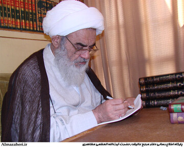 خدمات علمی و معنوی مرحوم آیت‌الله دهکردی در سیاست و مبارزه با ظلم برای همگان درس آموز است