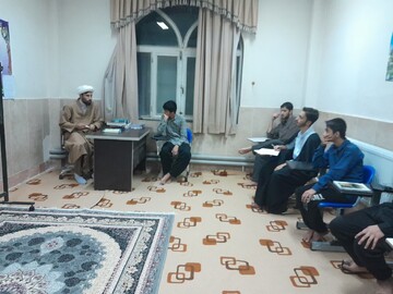تصاویر/ برگزاری جلسه کانون های علمی در مدرسه علمیه امام باقر (ع) کامیاران
