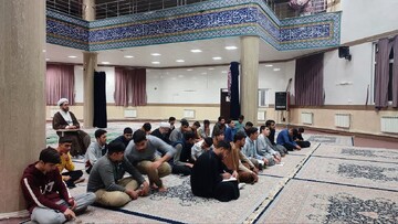 تصاویر/ درس اخلاق طلاب سلماس