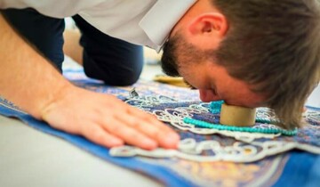 احکام شرعی | نماز با مهر مشکوک؛ صحیح است یا باطل؟