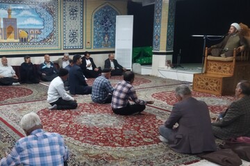 حضرت زینب(س) پیام نهضت امام حسین(ع) را جهانی کردند