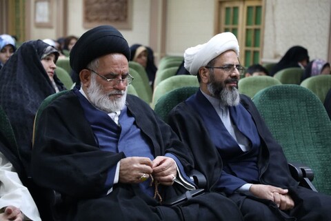 برگزاری درس اخلاق ویژه همسران طلاب یزد