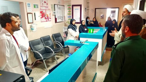 تصاویر/ تقدیر از کادر درمان شهر رابر توسط امام جمعه