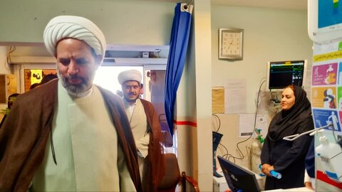 تصاویر/ تقدیر از کادر درمان شهر رابر توسط امام جمعه