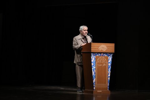 تصاویر/  آیین رونمایی از کتاب «من از کودکی...»