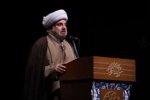 تصاویر/  آیین رونمایی از کتاب «من از کودکی...»