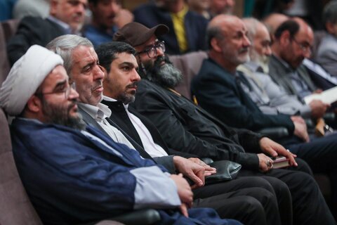 تصاویر/  آیین رونمایی از کتاب «من از کودکی...»