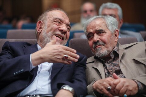 تصاویر/  آیین رونمایی از کتاب «من از کودکی...»