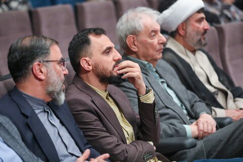 تصاویر/  آیین رونمایی از کتاب «من از کودکی...»