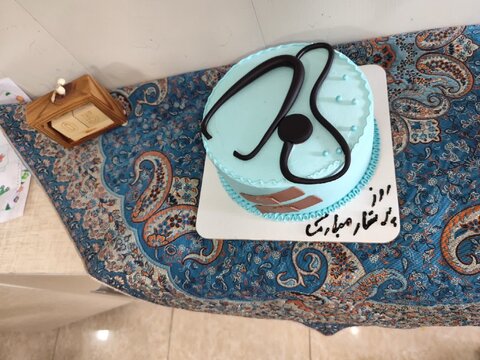 تصاویر/ تقدیر امام جمعه بم از کادر درمان