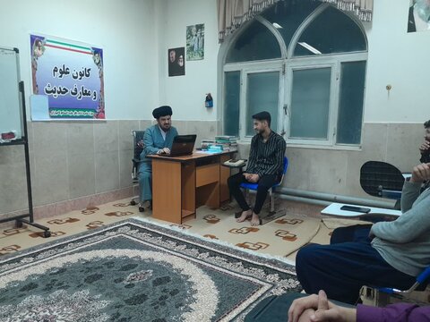 تصاویر/ برگزاری جلسه کانون های علمی در مدرسه علمیه امام باقر (ع) کامیاران