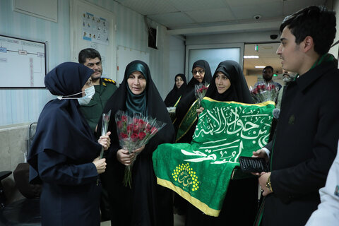 به مناسبت میلاد حضرت زینب(س):تجلیل از پرستاران بیمارستان حضرت معصومه(س)با حضور خادمان حرم مطهر حضرت موسی مبرقع(ع)