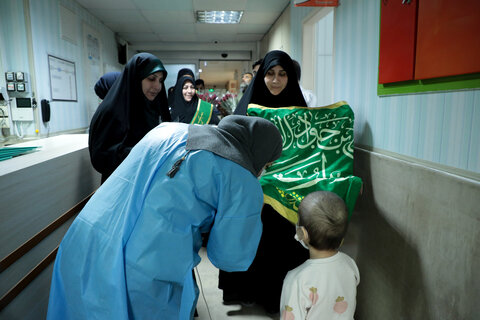 به مناسبت میلاد حضرت زینب(س):تجلیل از پرستاران بیمارستان حضرت معصومه(س)با حضور خادمان حرم مطهر حضرت موسی مبرقع(ع)