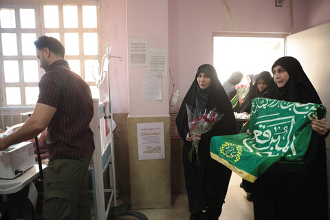 به مناسبت میلاد حضرت زینب(س):تجلیل از پرستاران بیمارستان حضرت معصومه(س)با حضور خادمان حرم مطهر حضرت موسی مبرقع(ع)