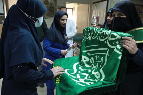 به مناسبت میلاد حضرت زینب(س):تجلیل از پرستاران بیمارستان حضرت معصومه(س)با حضور خادمان حرم مطهر حضرت موسی مبرقع(ع)