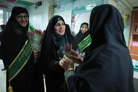 به مناسبت میلاد حضرت زینب(س):تجلیل از پرستاران بیمارستان حضرت معصومه(س)با حضور خادمان حرم مطهر حضرت موسی مبرقع(ع)