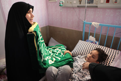 به مناسبت میلاد حضرت زینب(س):تجلیل از پرستاران بیمارستان حضرت معصومه(س)با حضور خادمان حرم مطهر حضرت موسی مبرقع(ع)