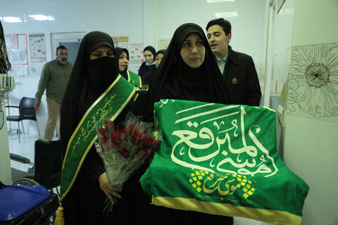 به مناسبت میلاد حضرت زینب(س):تجلیل از پرستاران بیمارستان حضرت معصومه(س)با حضور خادمان حرم مطهر حضرت موسی مبرقع(ع)
