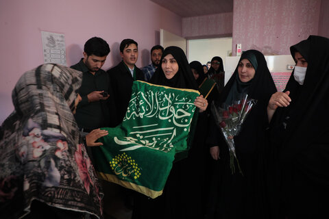 به مناسبت میلاد حضرت زینب(س):تجلیل از پرستاران بیمارستان حضرت معصومه(س)با حضور خادمان حرم مطهر حضرت موسی مبرقع(ع)