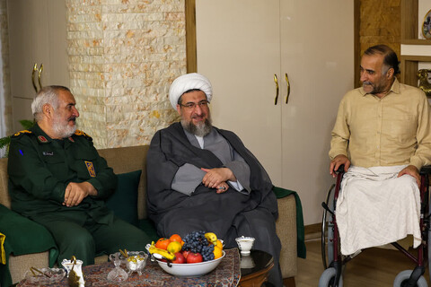 تصاویر | عیادت امام جمعه تبریز از جانبازان سرافراز دفاع مقدس