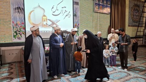 تصاویر/ محفل انس با قران در شهرستان تکاب