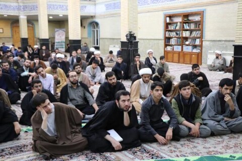 تصاویر/ جلسه اخلاق امام جمعه مراغه در حوزه علمیه بناب