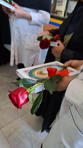 تصاویر/ تقدیر از پرستاران ماهان با حضور امام جمعه و مسئولین مدرسه علمیه الزهرا(س)