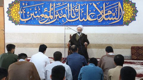 درس اخلاق عضو مجلس خبرگان رهبری در مدرسه علمیه حضرت امیرالمؤمنین شهرستان کارون