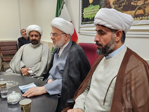 تصاویر/جلسه هم‌اندیشی مبلغین شهرستان کامیاران با نماینده ولی‌فقیه در کردستان