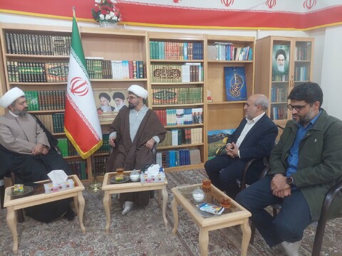 تصاویر/ دیدار مسئول ستاد اقامه نماز استان زنجان با امام جمعه شهرستان خرمدره